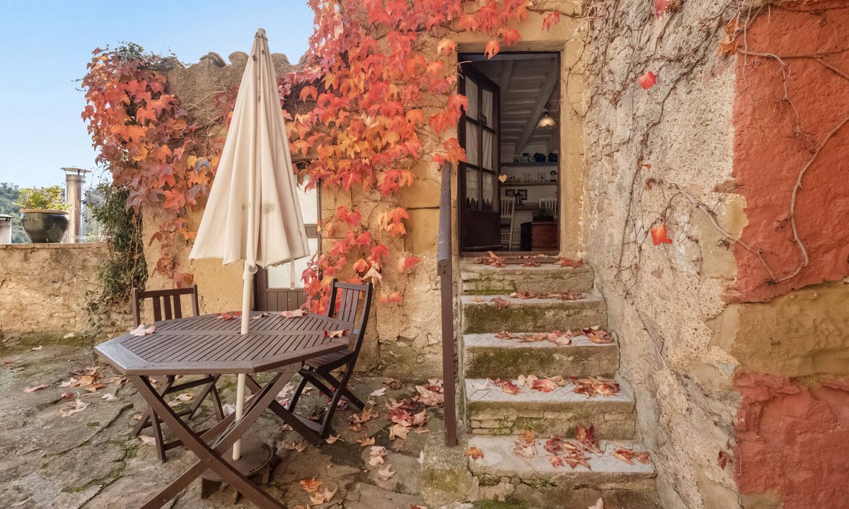 Castelltercol Apartment | Apartment 'Casa Del Pastor-Burgarolas Village' with Mountain View, Shared Pool and Wi-Fi