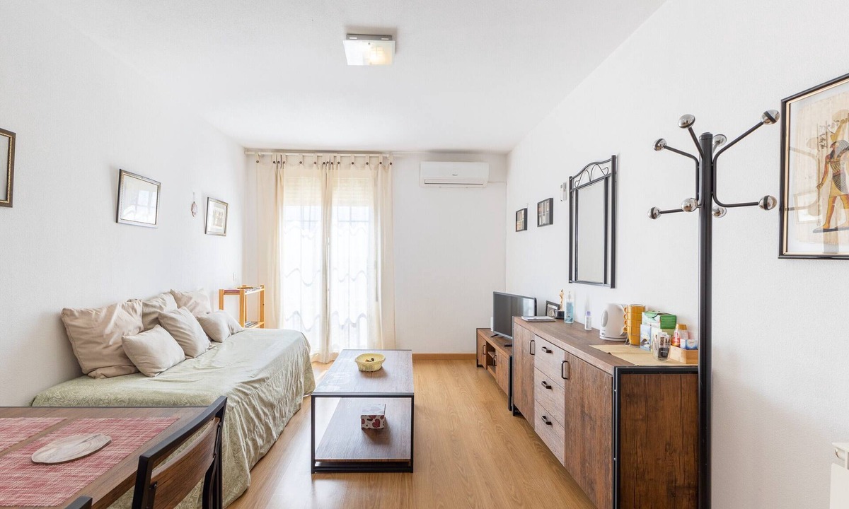 Villamiel de Toledo Apartment | Countryside Family Home with Breakfast near Toledo and Puy du Fou
