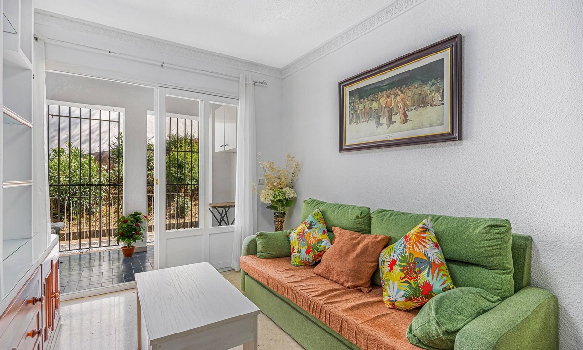 Sanlucar de Barrameda Apartment | Divina Pastora Sanlucar Apartment with Balcony and Air Conditioning