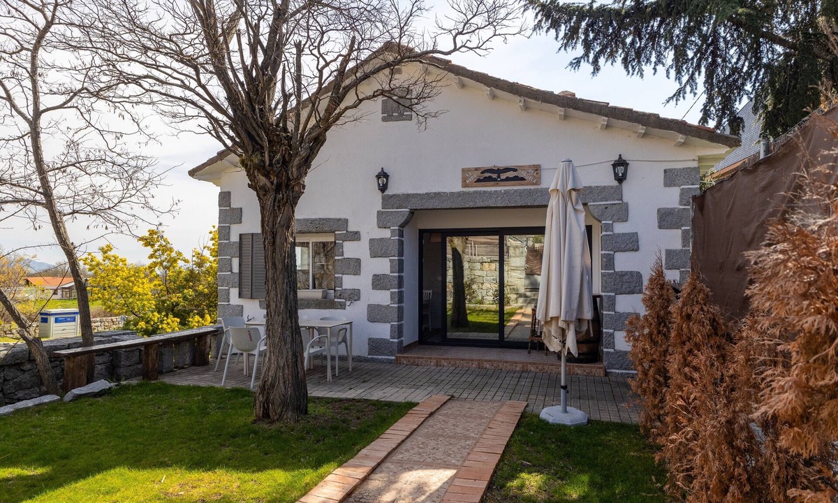 Becerril de la Sierra House | El Nido del Águila: Mountain House for 8 in Sierra de Guadarrama, near Madrid