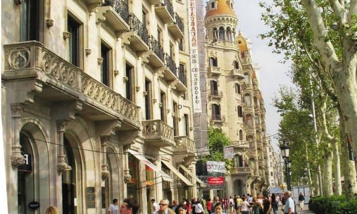 Eixample Apartment | Elegant 6-Bedroom Apartment on Passeig de Gràcia with Iconic Views