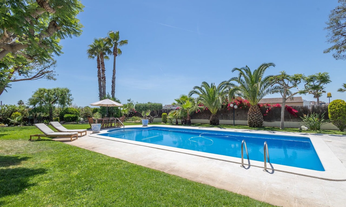 Segur de Calafell House | Holiday Home 'Elegance, Privacy, and Comfort' with Sea View, Private Pool and Wi-Fi