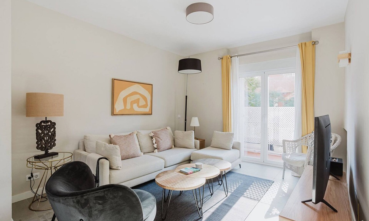 Salamanca Apartment | Ideal Guindalera 3BR w/Balcony & Elevator, by Blueground