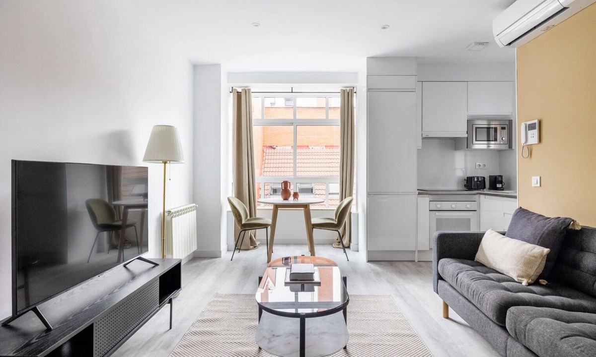 Salamanca Apartment | Immpecable Salamanca 1BR, near Plaza de Toros, by Blueground
