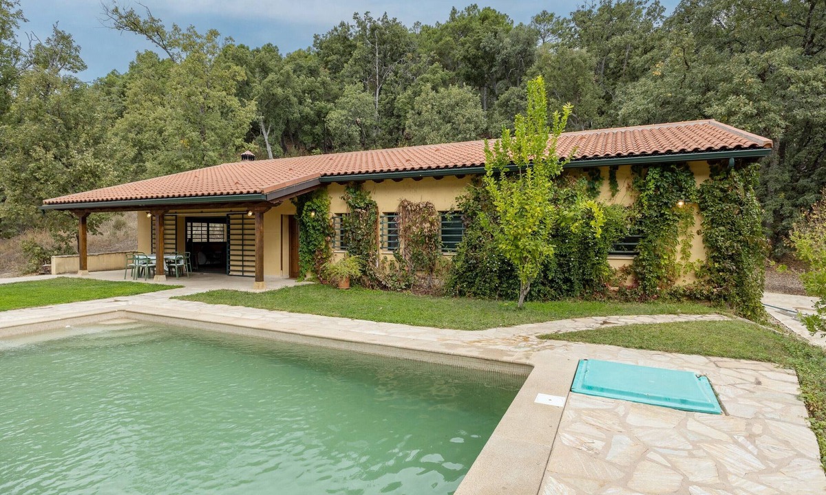 Piedralaves House | La Morada de Piedralaves Country House: Private Pool and Gredos Views