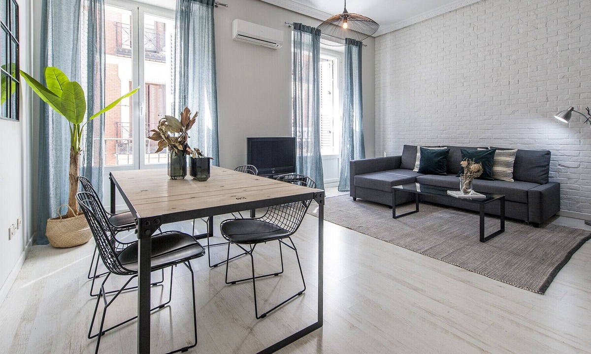 Cortes Apartment | laza de Cibeles-Lovely apartment in Madrid City Center