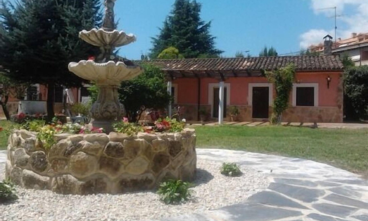 Arenas de San Pedro Cottage | Los Sotillos for 14 people