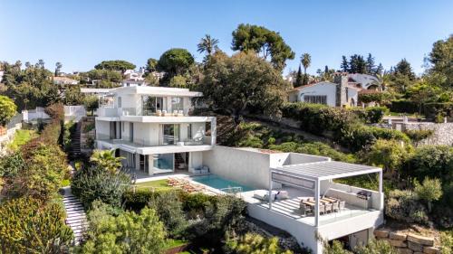 Elviria Villa | Luxury Villa Alma Pool, Garden & Parking