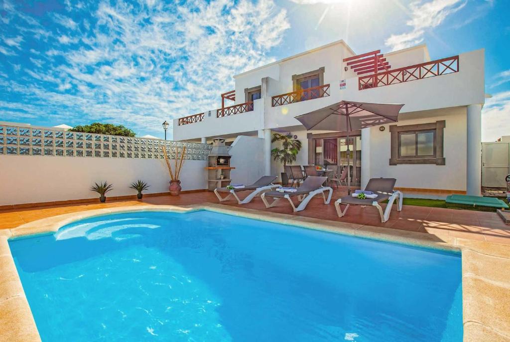 Playa Blanca Villa | Mia