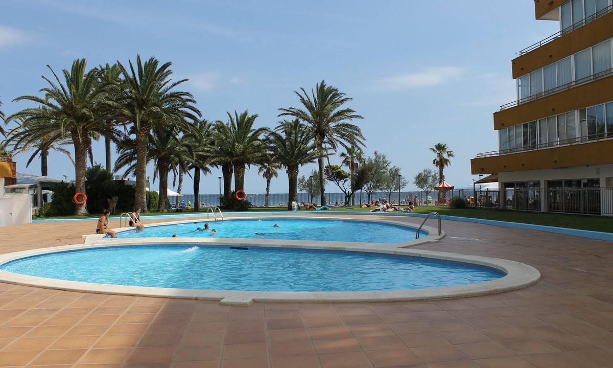 Sant Adria de Besos Apartment | Newly renovated apartment, located 50 meters from the sea, with swimming pool.