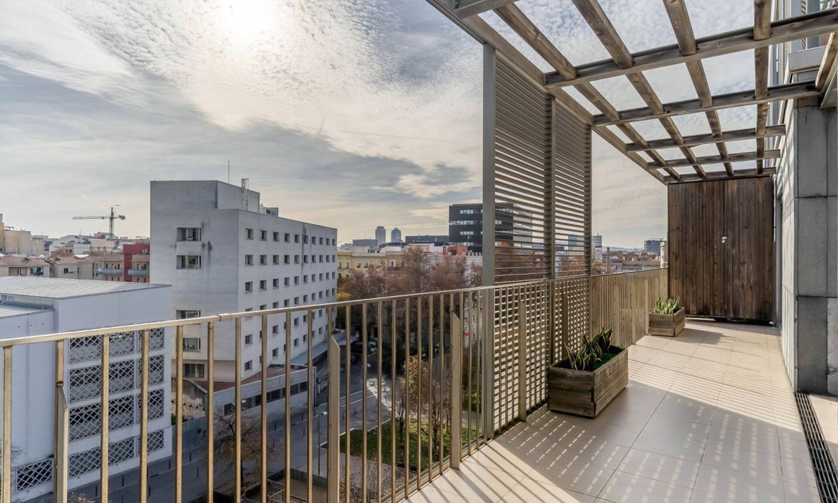 Poblenou Apartment | Pool, Terrace & Beach Vibes in Poblenou