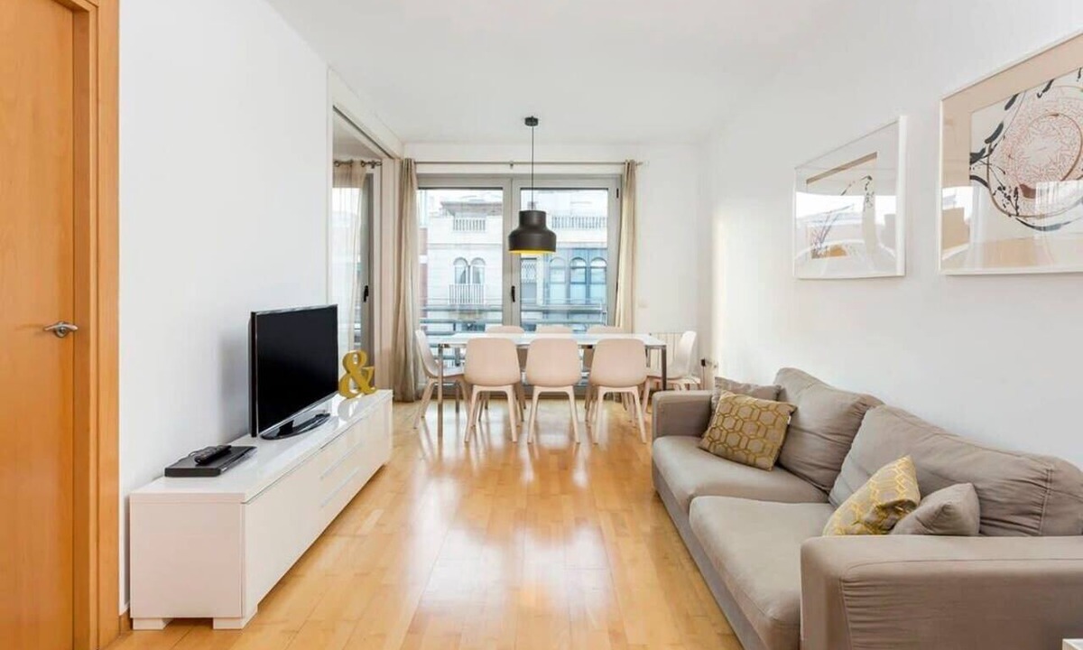el Fort Pienc Apartment | Sagrada Familia| Spacious 4BD with private Terrace