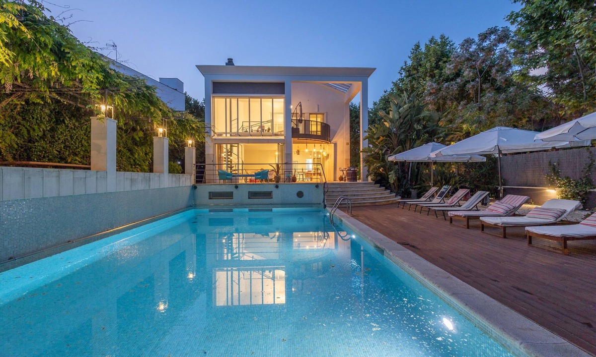 Masnou Villa | Villa 'Cela' with Sea Views, Wi-Fi and Air Conditioning