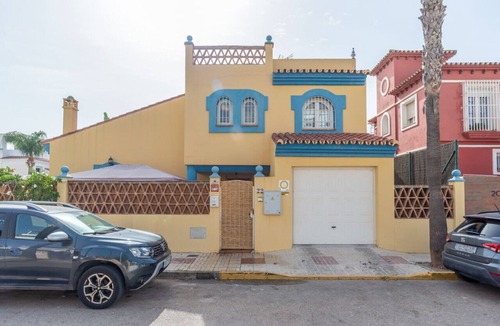 Torremolinos House | 13 Guest Villa 3 min Walk to Beach BBQ Cinema Perfect for Groups