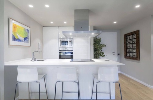 Goya Apartment | 6-Guest Haven near Golden Mile