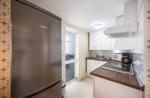 Valdelagrana Apartment | Apartment 'Valdelagrana Primera' with Sea View, Wi-Fi, and Air Conditioning