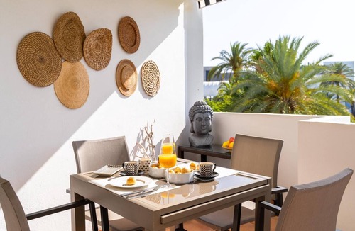 Puerto Banus Apartment | Apartment in Playa Rocío for 6 people | 220