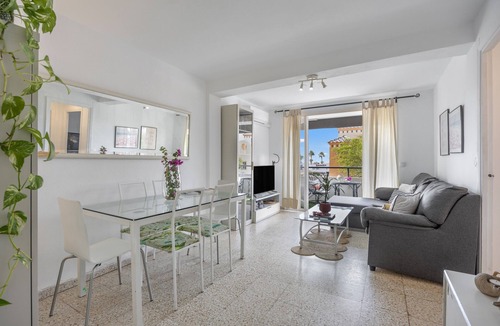 Sanlucar de Barrameda Apartment | Apartment 'Next To Piletas' with Sea Views, Private Balcony and Wi-Fi