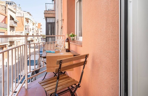 Sant Adria de Besos Apartment | Apartment 2 Bedrooms. 10' walk to the Beach/20' Barcelona center/15' Forum Bcn