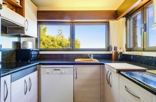 Oropesa del Mar Villa | Beautiful apartment in villa for 4 people with WIFI, A/C, pool, TV and terrace