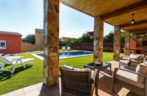 Can Carbonell House | Beautiful private villa for 10 guests with WIFI, private pool, TV and patio