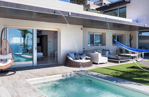Badalona Villa | Blue Villa Barcelona