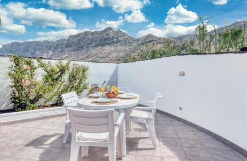 Urbanizacion Famara Apartment | Bungalow Famara - Canary Soul - Ocean views - Beach 2 min By Lanzarote Vacation Homes