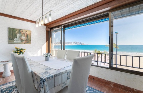 Cala Apartment | Casa Blanca 2 Apartment with Sea Views, Barbecue, Air Conditioning and Wi-Fi