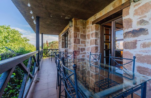 Urrez House | Casa Rural De Cabrera: montaña, terraza privada y Wi-Fi en plena naturaleza