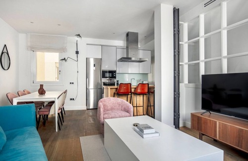 Lista Apartment | Charming Salamanca 3BR w/Doorman nr El Retiro Park, by Blueground