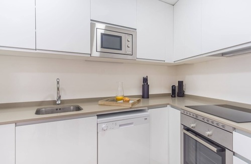 Lista Apartment | Cozy 2BR Apartment in Salamanca, Madrid