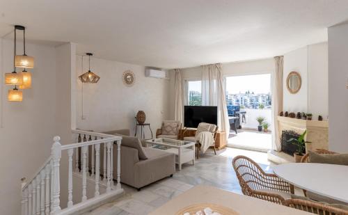 Mijas Ski Chalet | Cozy 3-bedroom townhouse in Calahonda