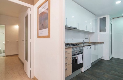 Sant Andreu de Palomar Apartment | Cozy 3 bedrooms in a residential area