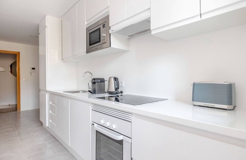 Salamanca Apartment | Deluxe Salamanca 2BR w/Doorman nr Las Ventanas, by Blueground
