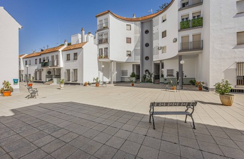 Sanlucar de Barrameda Apartment | Divina Pastora Sanlucar Apartment with Balcony and Air Conditioning