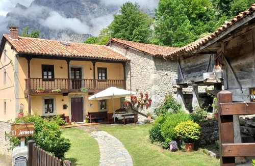 Cordinanes House | El Jermoso Country House in Picos de Europa, Mountain Views & Terrace