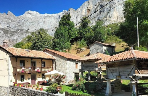 Cordinanes House | El Jermoso Country House in Picos de Europa, Mountain Views & Terrace