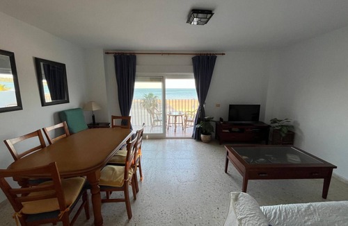 Valdelagrana Apartment | Front line beach apartment in Puerto de Santa María (Cádiz)
