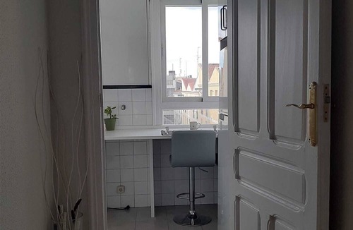 Castellana Apartment | Grand Appartement Clair et Lumineux Dans Quartier Tres Agreabke
