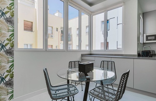 Hispanoamerica Apartment | Hip Bernabeu-Hispanoamerica 1BR w/A/C & Elev, nr Sports, by Blueground