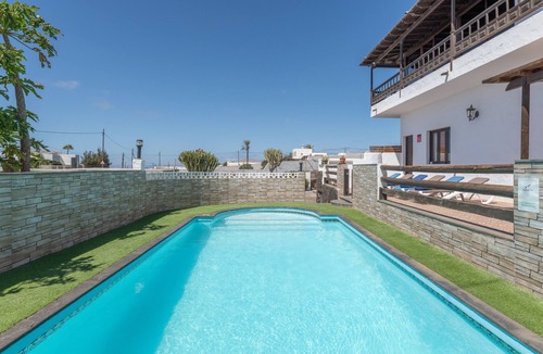 La Asomada Apartment | Holiday Apartment 'Andres House' with Sea View, Private Pool and Wi-Fi