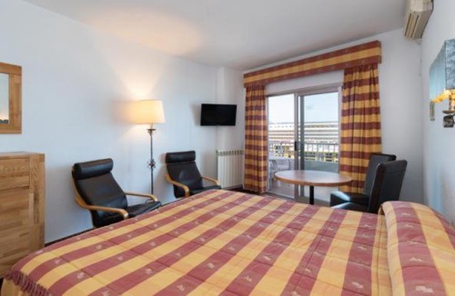 Torremolinos Apartment | Hotel Apartamentos Bajondillo