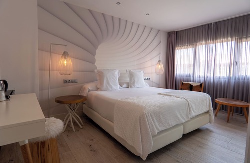 Santillana del Mar Hotel | Hotel Cuevas - Adults Only