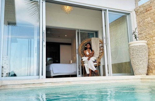 Candi Dasa Villa | Infinity Pool Oceanfront Luxe Villa Cowrie