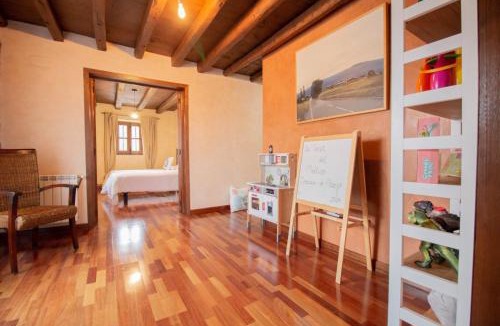 Cerezo de Abajo House | La Casa del Médico