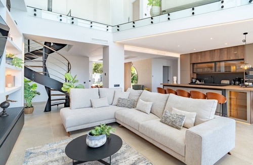 Elviria Villa | Luxe 7-bed Heated, Pool, Sauna & Hammam