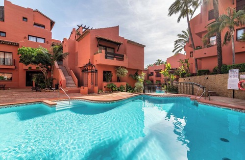 Nikki Beach Apartment | Luxury 2-bed Apartment Elviria - Pool, Sauna & gym