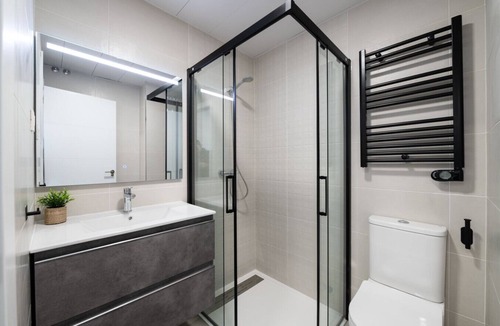 Getafe Apartment | Modern apartment for 6 near Madrid