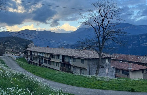 Sant Corneli Apartment | Peace Corner among Mountains