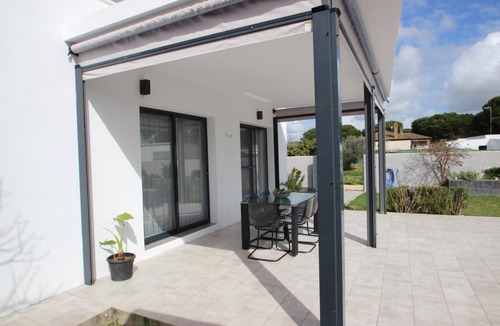 Campano House | private Pool, modern and perfect holiday home casa Hugo with AC and Barbecue